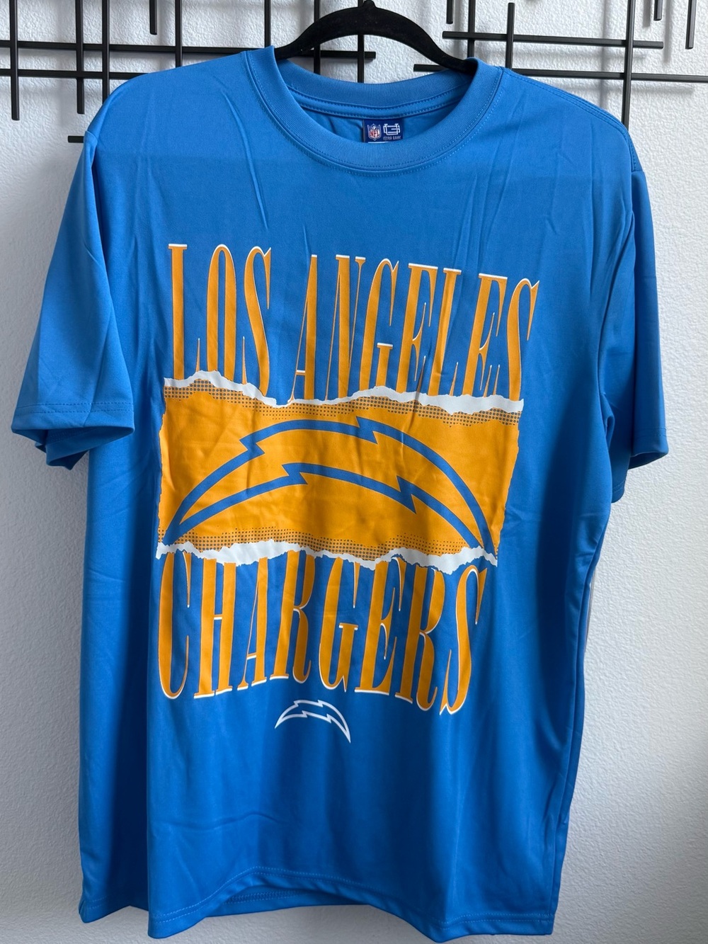 Ultra Game NFL Los Angeles Chargers Performance Jersey Tee NWT Men’s Large